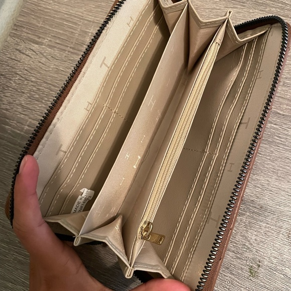 Brown Wallet - Picture 4 of 6